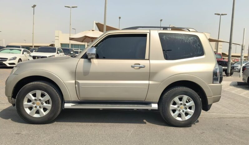 
								Mitsubishi pajero full									
