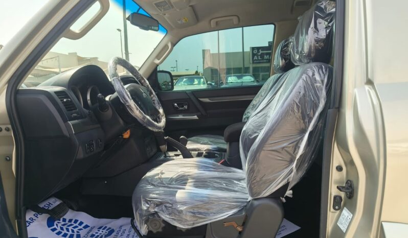 
								Mitsubishi pajero full									