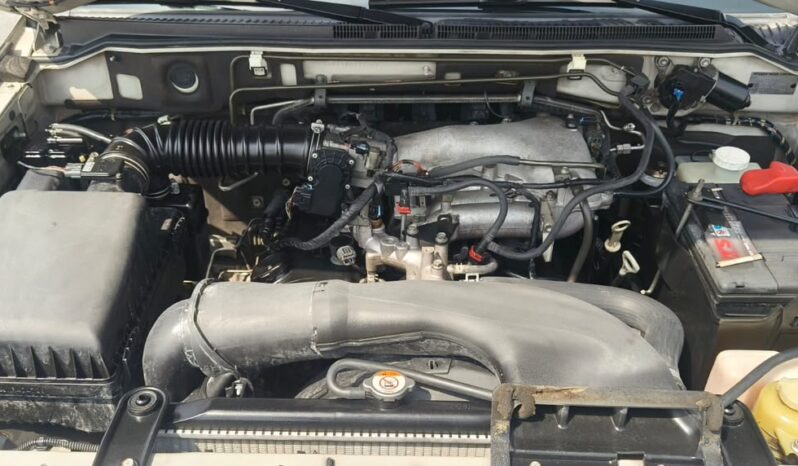 
								Mitsubishi pajero full									