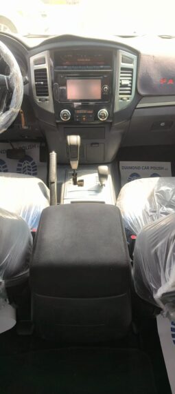 
										Mitsubishi pajero full									
