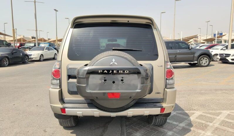 
								Mitsubishi pajero full									