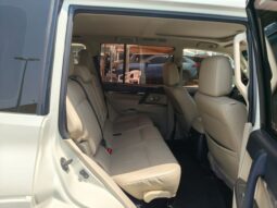 
										Mitsubishi pajero 2018 full option full									