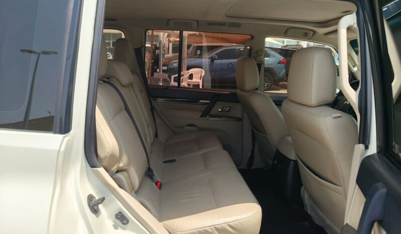 
								Mitsubishi pajero 2018 full option full									