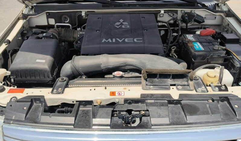 
								Mitsubishi pajero 2018 full option full									
