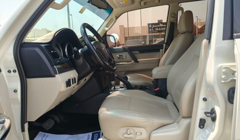 
								Mitsubishi pajero 2018 full option full									