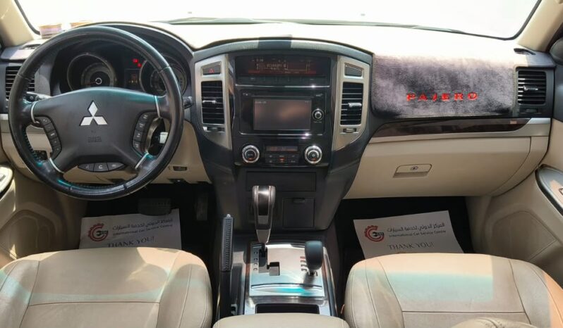 
								Mitsubishi pajero 2018 full option full									