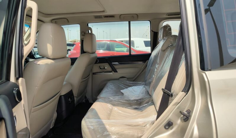 
								Mitsubishi Pajero 2017 full option full									