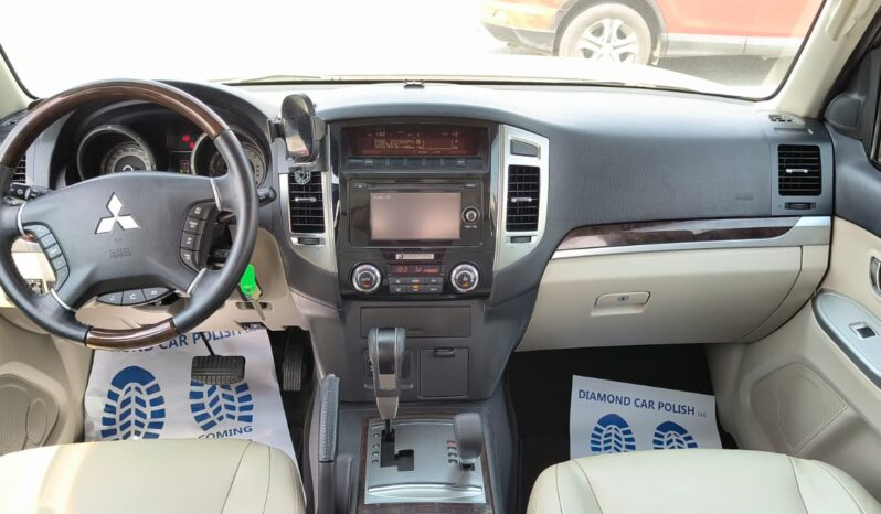 
								Mitsubishi Pajero 2017 full option full									