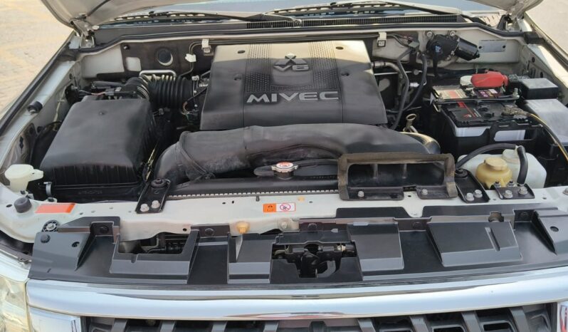 
								Mitsubishi Pajero 2017 full option full									