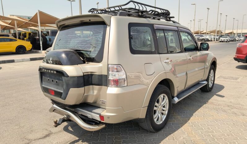
								Mitsubishi Pajero 2017 full option full									