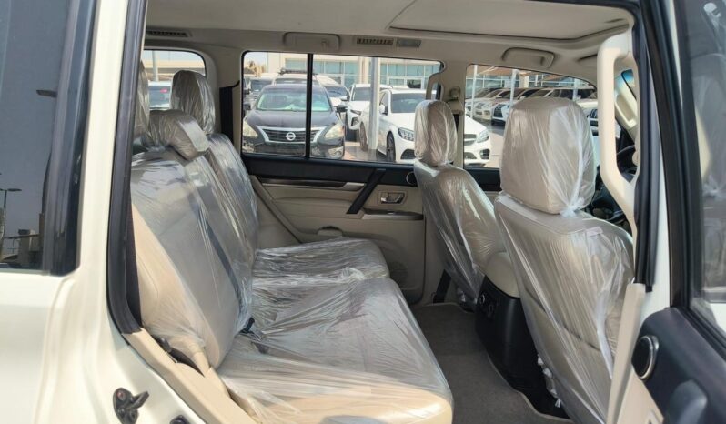 
								Mitsubishi pajero 2017 full option full									
