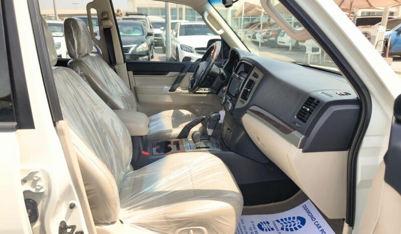 
								Mitsubishi pajero 2017 full option full									