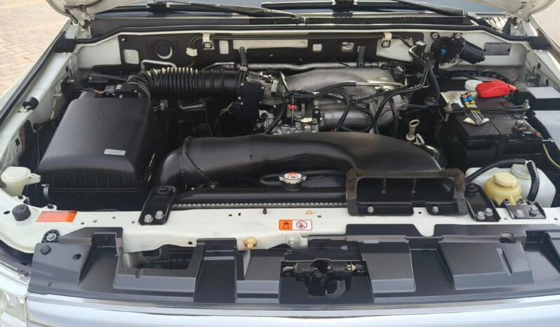 
								Mitsubishi pajero 2017 full option full									