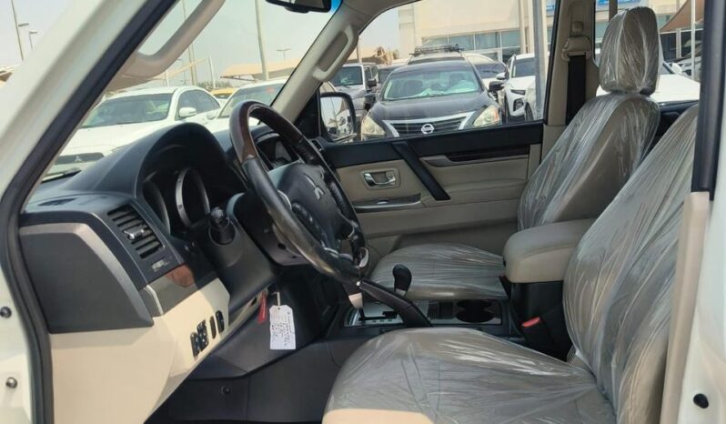 
								Mitsubishi pajero 2017 full option full									