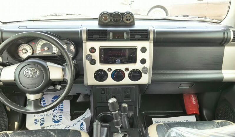 
								Toyota fj cruiser 2017 GCC full									