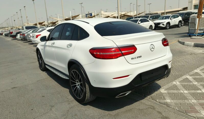 
								mercedes benz GLC250 gcc 2017 full									