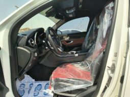 
										mercedes benz GLC250 gcc 2017 full									
