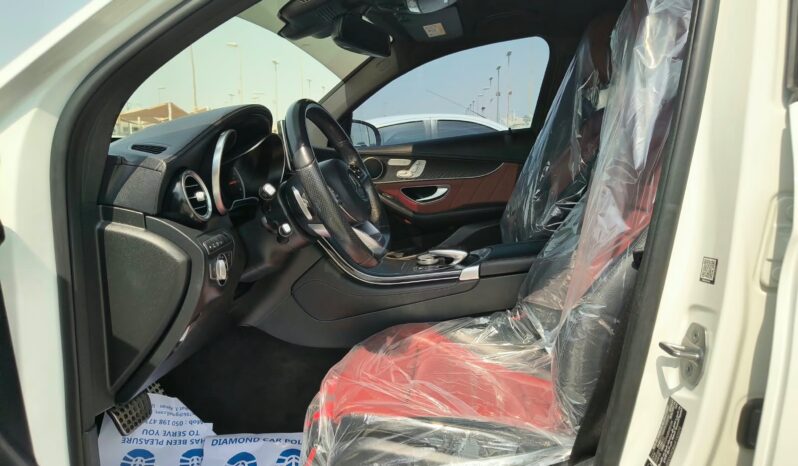 
								mercedes benz GLC250 gcc 2017 full									