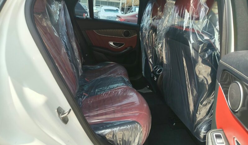 
								mercedes benz GLC250 gcc 2017 full									