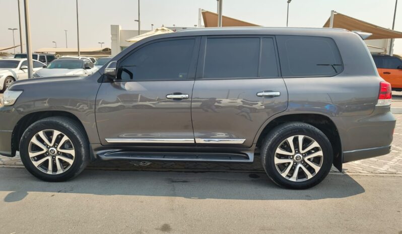 
								LAND CRUISER GXR 2017 full									