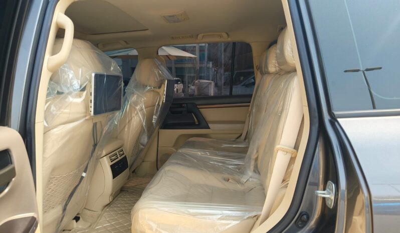 
								LAND CRUISER GXR 2017 full									