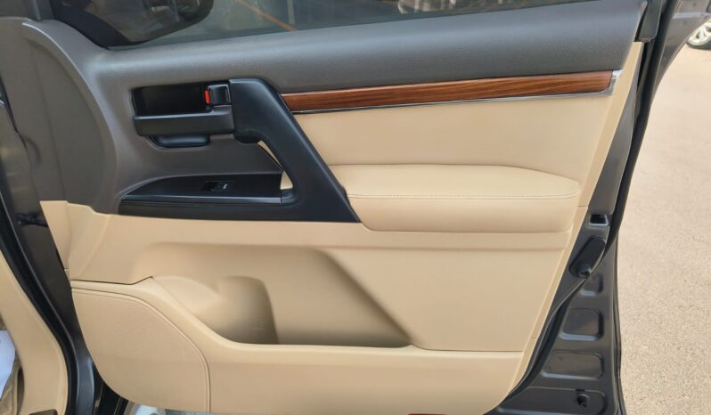 
								LAND CRUISER GXR 2017 full									