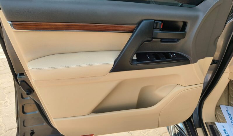 
								LAND CRUISER GXR 2017 full									