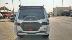 
										Mitsubishi Pajero 2017 full option full									