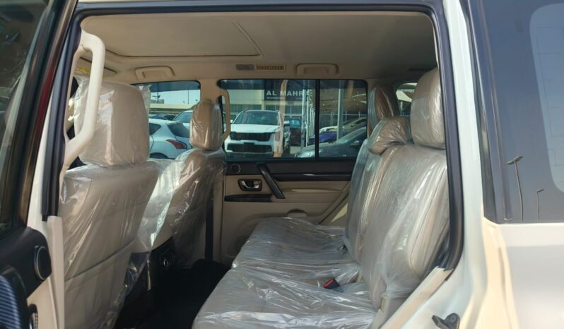 
								Mitsubishi Pajero 2017 full option full									
