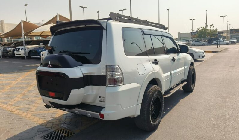 
								Mitsubishi Pajero 2017 full option full									