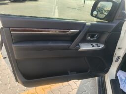 
										Mitsubishi Pajero 2018 full option full									