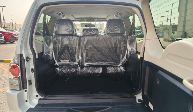 
								Mitsubishi Pajero 2018 full option full									
